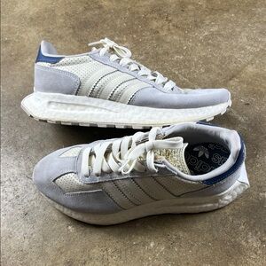 Adidas Retropy in Light Ice Blue and off white 
Size: 7